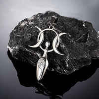 Charm Moon Spiral Goddess Necklace Men Women Wicca Neopagans Stainless Steel Pendant Amulet Fertility Goddess Jewelry Girl Gifts
