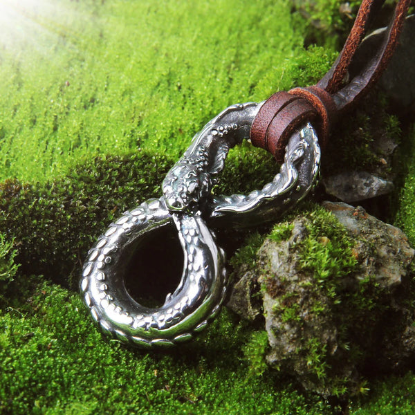 Never Fade Ouroboros Norse Vintage Dragon Necklace Pendant Gothic Accessories Amulet Viking Runes Jewelry Neclaces For Women Men