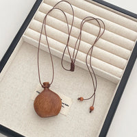 Minar Cute Lovely Brown Black Color Wood Flagon Long Pendant Necklaces Adjustable Rope Chain Chokers for Women Birthday Gift