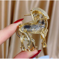 SUYU Court Style Horse Brooch Elegant Fashion Versatile Clothing Pins