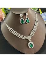 A set of women's jewelry set inlaid with rhinestones, fashionable, elegant and luxurious, suitable for parties and banquets