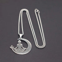 Fashionable stainless steel moon meditation pendant necklace accessory, versatile and elegant collarbone chain for both men and