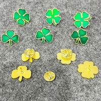 Wholesale clover badge four-leaf clover oil-drip paint brooch pendant accessories St. Patrick's Day gift jewelry corsage