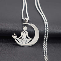 Fashionable stainless steel moon meditation pendant necklace accessory, versatile and elegant collarbone chain for both men and
