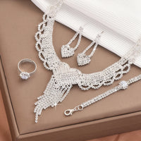 Women's fashionable and exquisite claw chain design, peach heart tassel jewelry set, party and holiday gifts