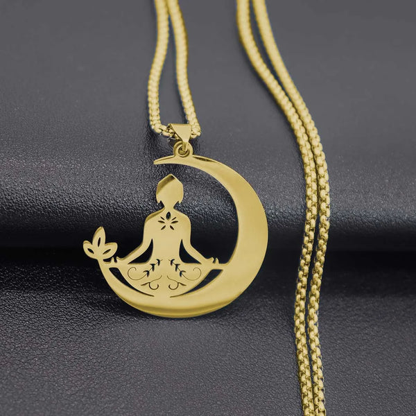 Fashionable stainless steel moon meditation pendant necklace accessory, versatile and elegant collarbone chain for both men and