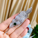 SUYU Women's Luxurious Brooch With Heavy Craftsmanship And Small Design Micro Inlaid Zircon Green Leaf Brooch Evening Dress