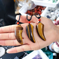 Natural Tiger Eye Stone Wolf Tooth Spike Pendant Necklaces for Women Men Adjustable Ox Horn Shape Couple Choker Medition Jewelry