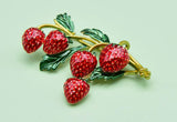 Strawberry brooch vintage look gold plated suit coat broach celebrity pin ggg58