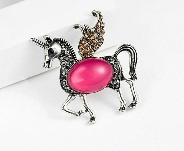 Stunning vintage look silver plated unicorn horse queen brooch broach pin z15