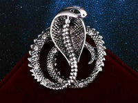 Stunning vintage look silver plated cobra snake design brooch broach pin b48o