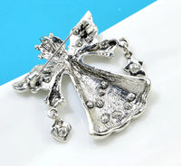 Merry christmas brooch vintage look silver plated broach celebrity queen pin i26