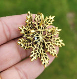 Flower brooch vintage look gold plated celebrity king star broach queen pin u24