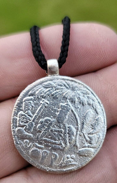 Sikh Guru Nanak Dev Silver Plated Coin pendant Sat kartar Locket thread PP25