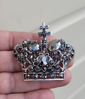 Crown brooch stunning vintage look silver plated stones royal design broach k12