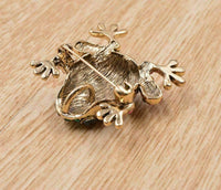 Vintage look gold plated stunning frog brooch suit coat broach collar pin b62
